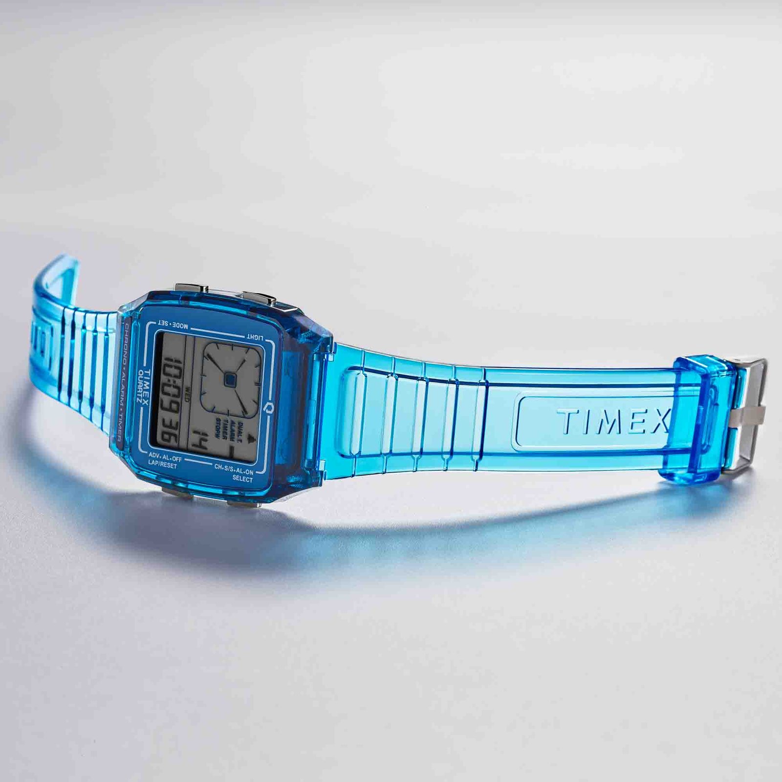 Timex Q LCA 35mm Transparent Blue - Image 8