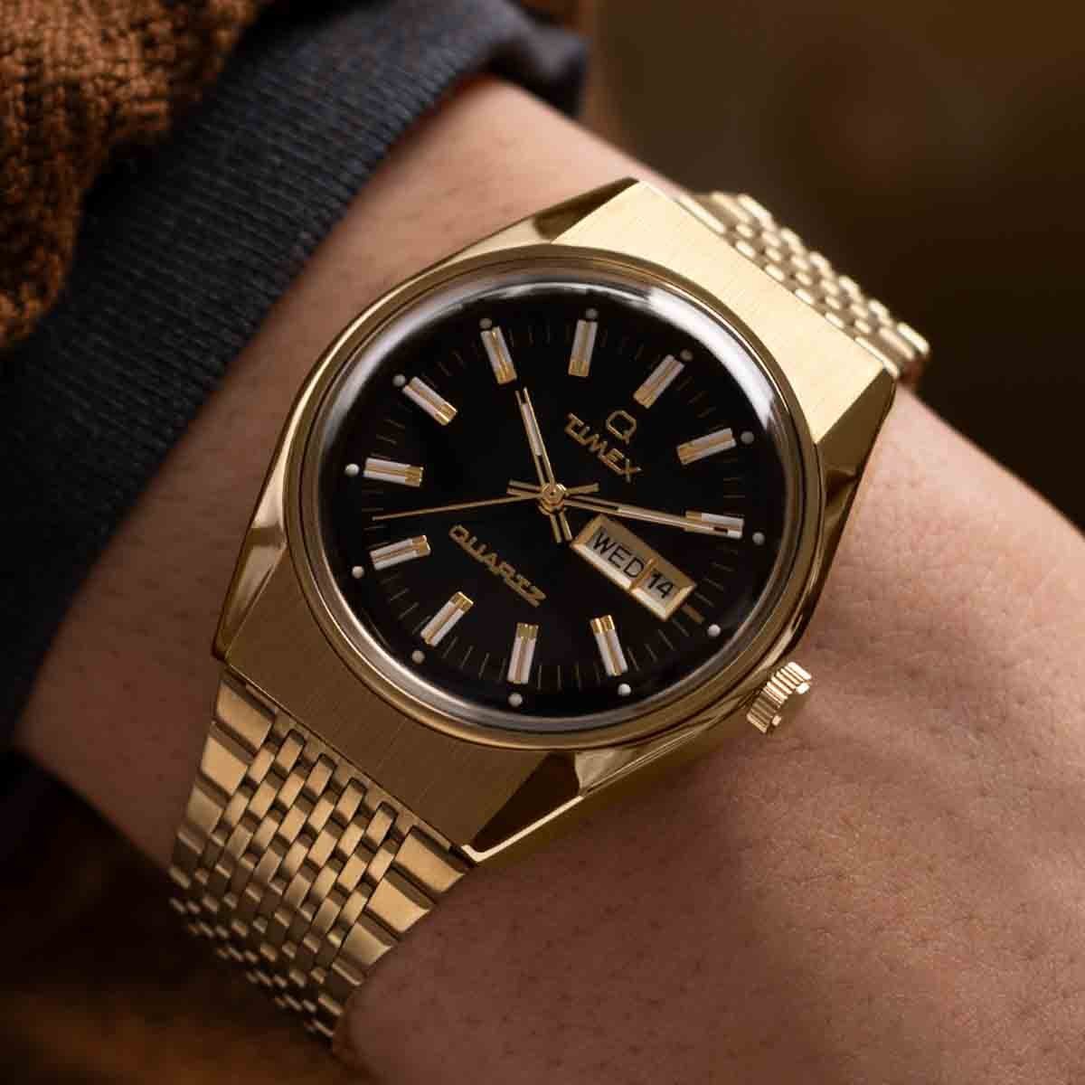 Timex Q Falcon Eye 38mm Black Gold - Image 2