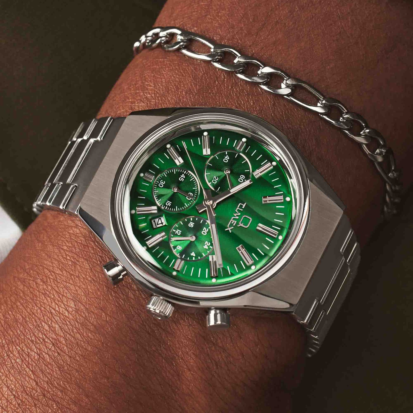Timex Q Falcon Eye Chronograph 40mm Green SS - Image 2
