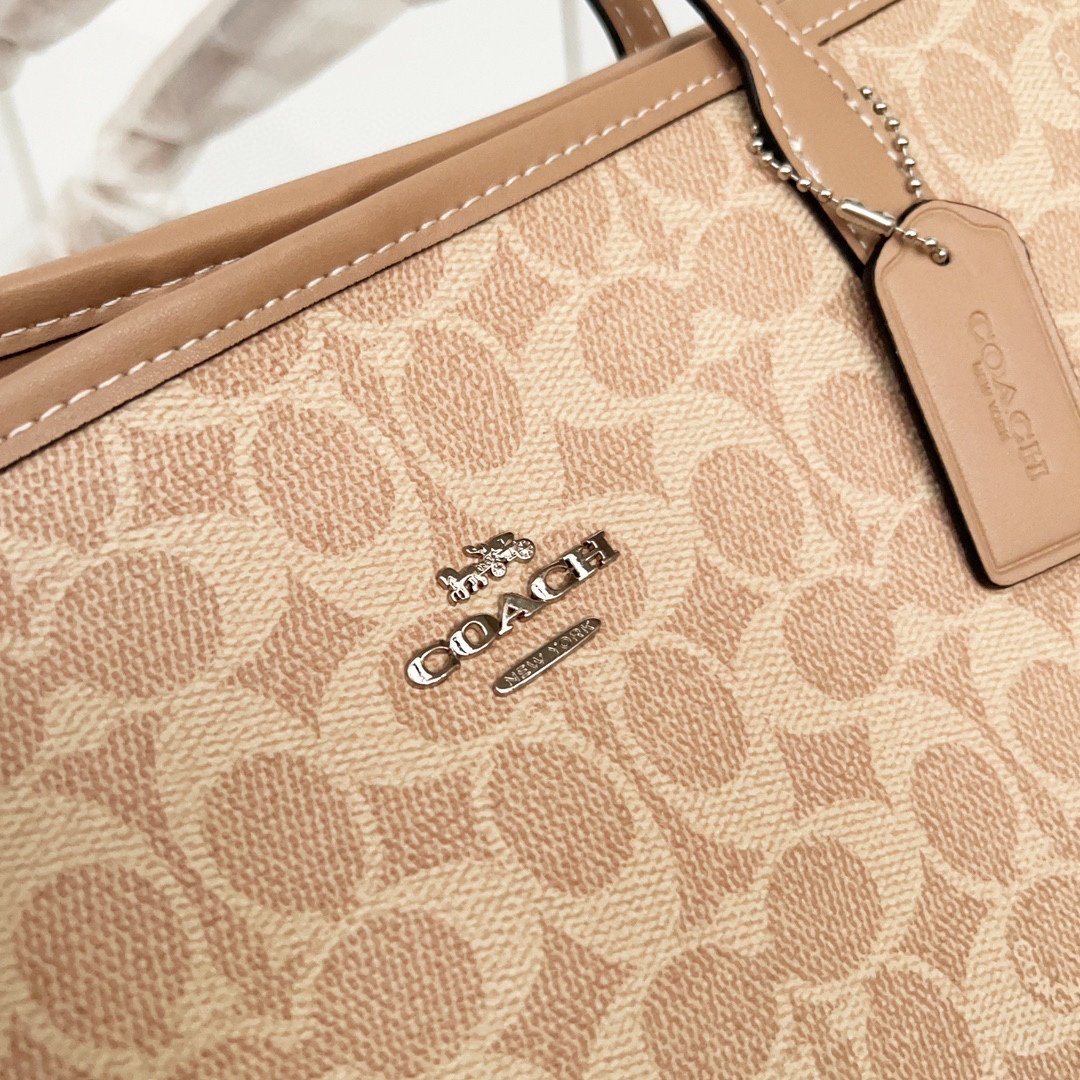 Coach+Outlet double-sided - Image 9
