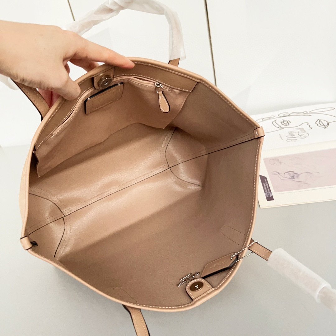 Coach+Outlet double-sided - Image 4