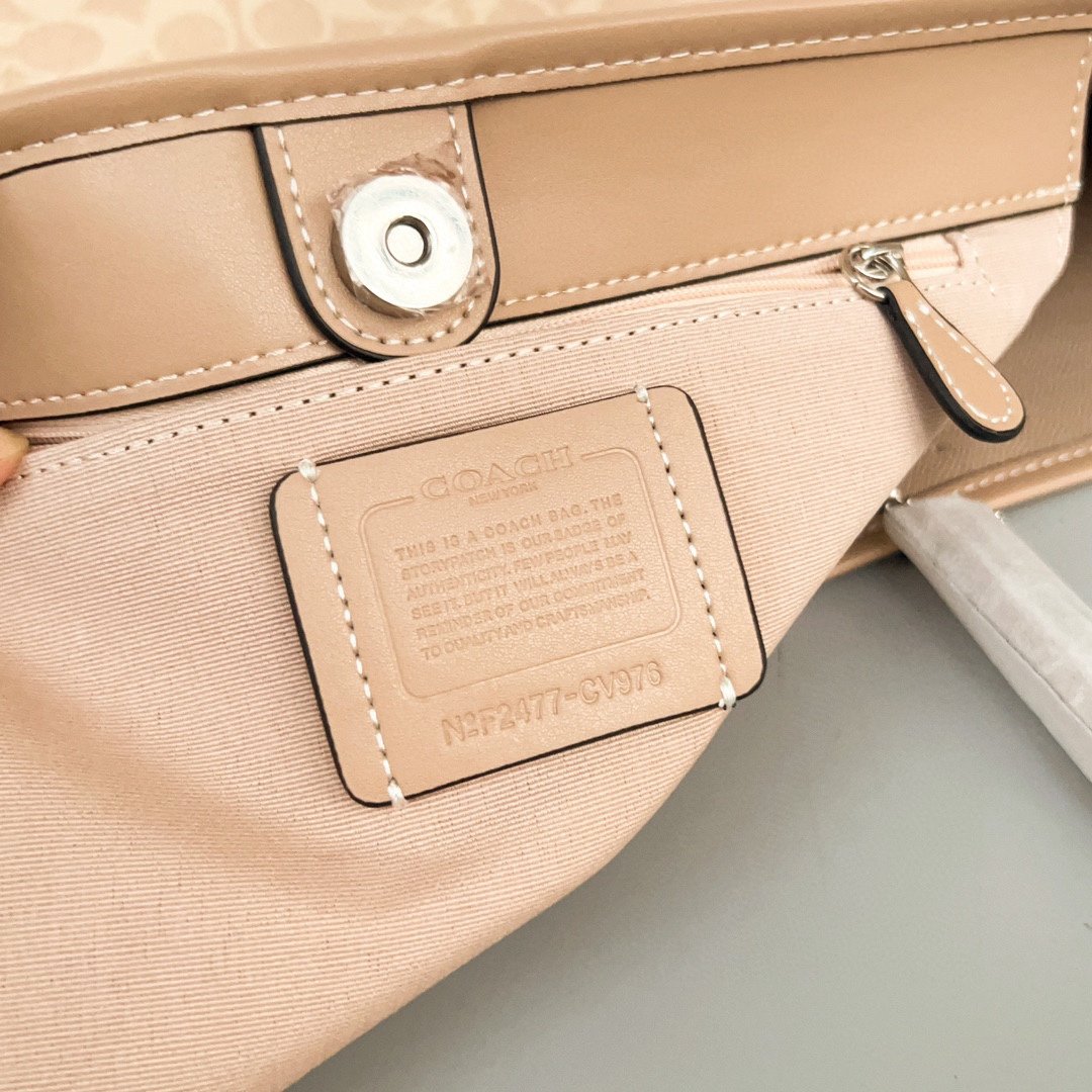 Coach+Outlet double-sided - Image 5