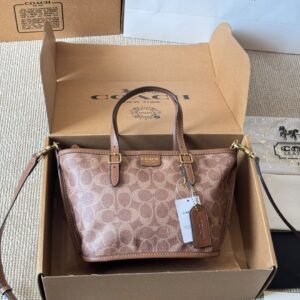 Coach+Axi Tote 21+Medium